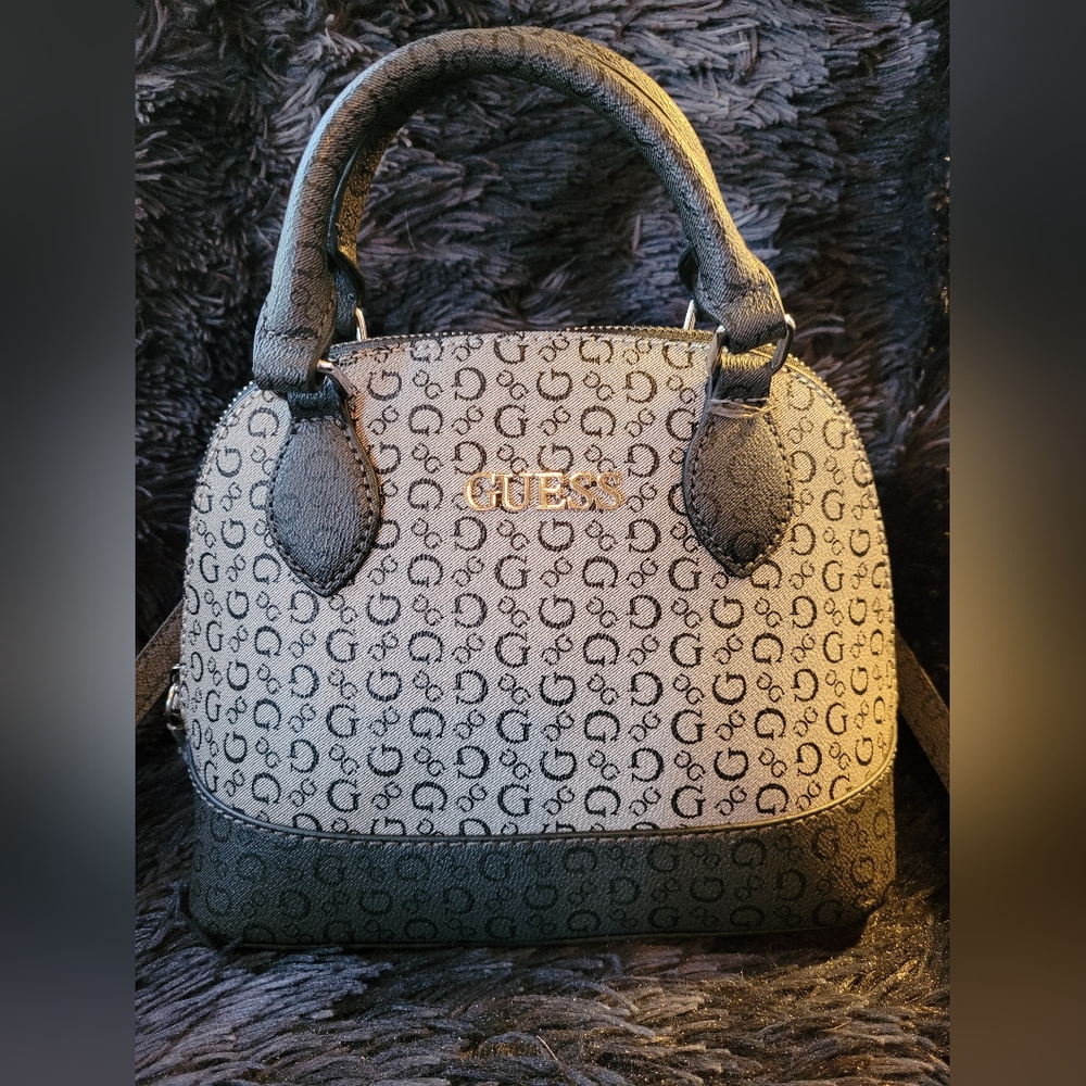 GUESS Bag NWT